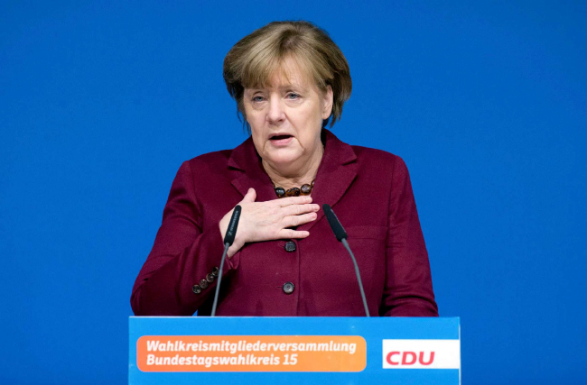 European Leaders  Oppose Trump Travel Ban, Far Right Applauds